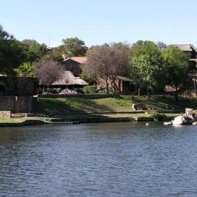 Die Bostokelos And Spa Hotel Vanderbijlpark Exterior photo