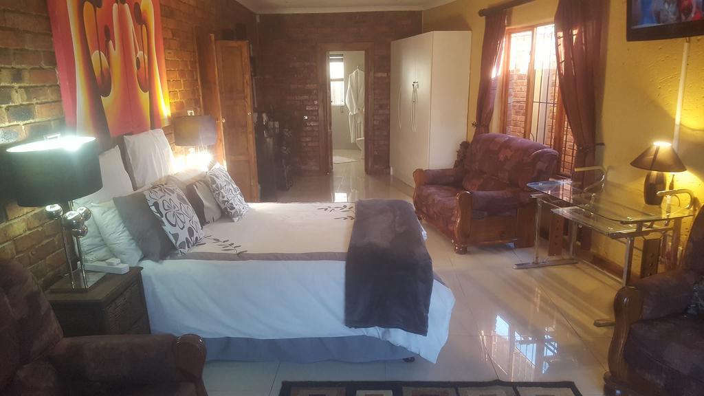 Die Bostokelos And Spa Hotel Vanderbijlpark Exterior photo